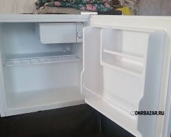 Продам мини холодильник 